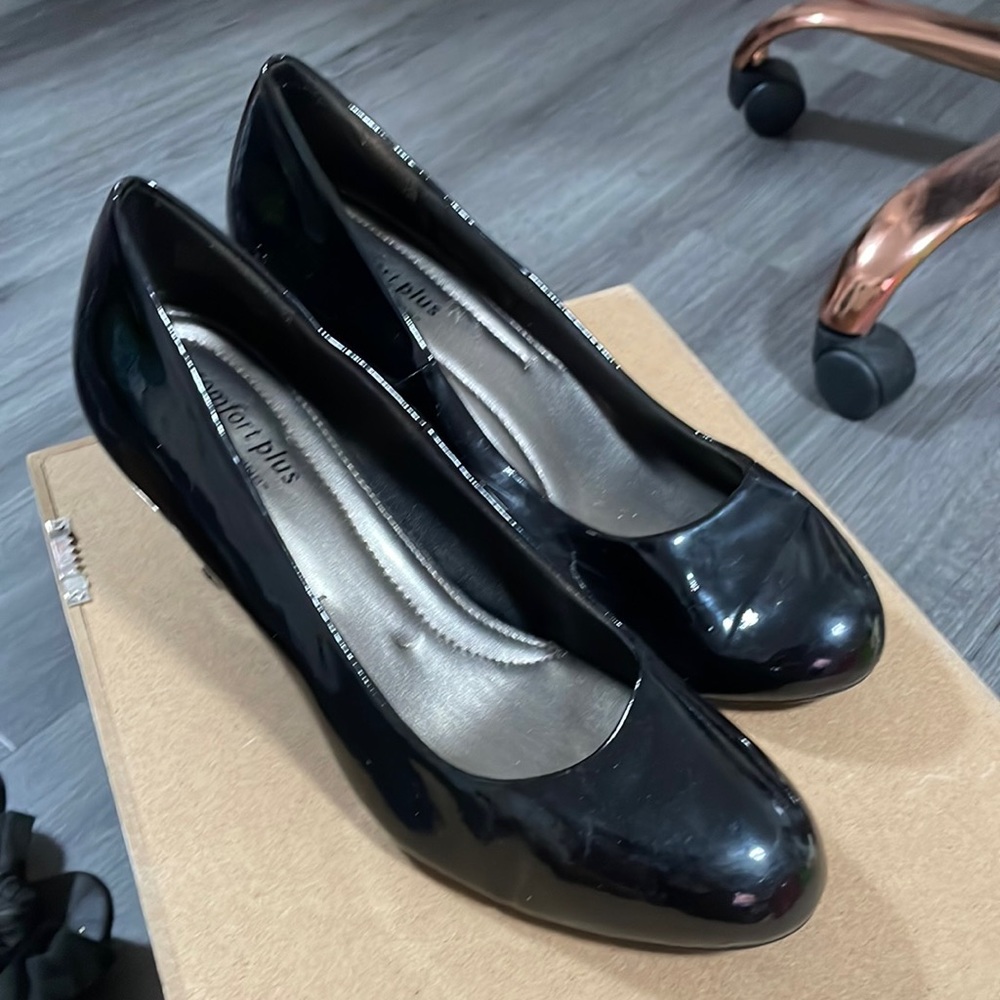 Black Comfort Plus Short ~3 inch Heel, size 7.5